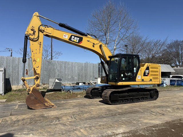 2018 Caterpillar 320-07A crawler excavator, side view