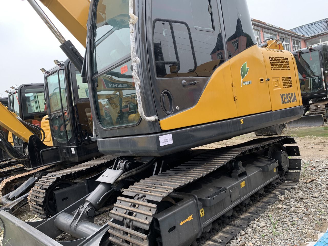 2023 XCMG XE85DA mini excavator side view 2023 XCMG XE85DA mini excavator side view