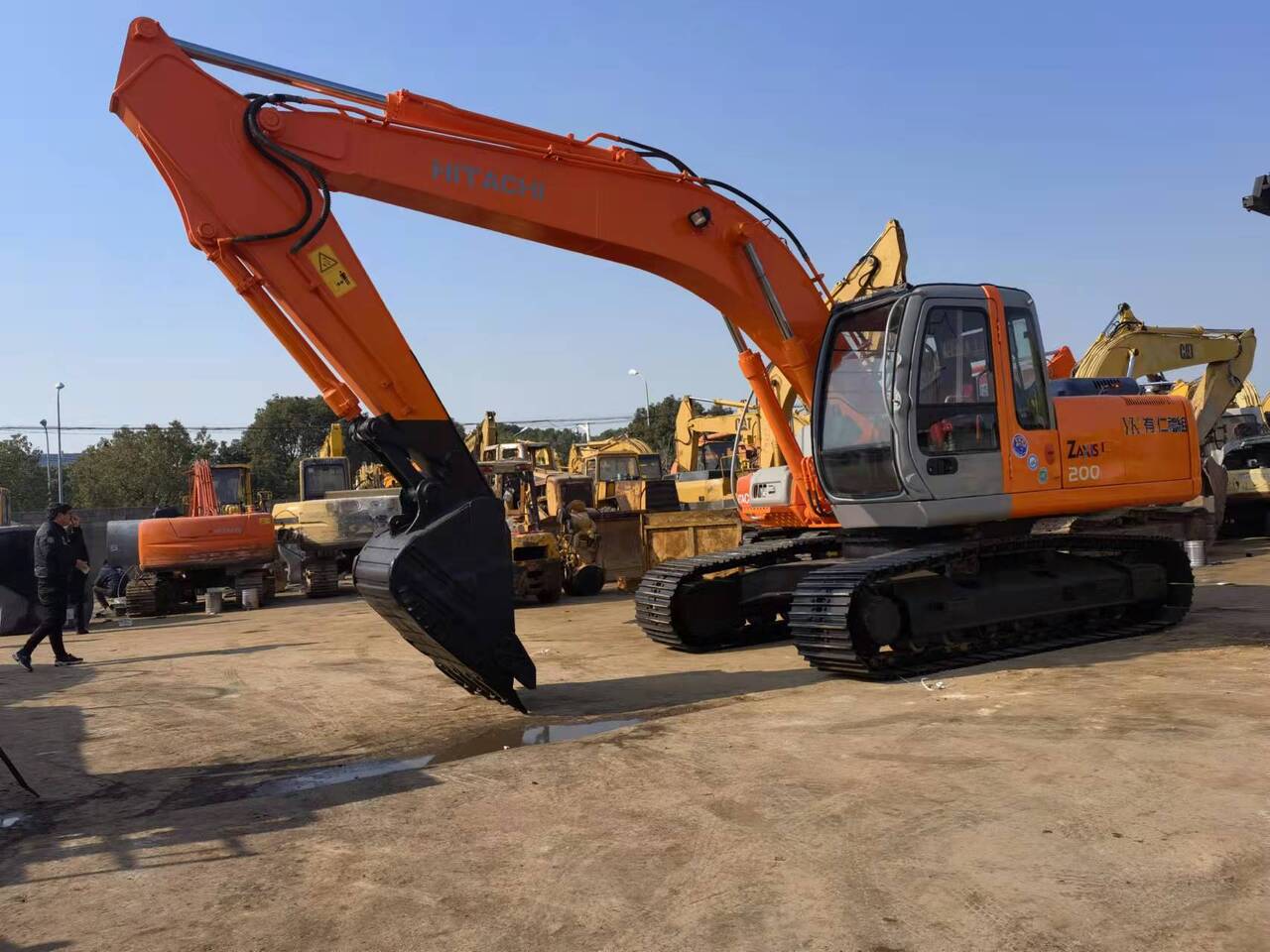 2016 Hitachi ZX200-6 crawler excavator, side view