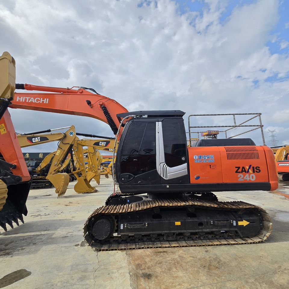 2022 Hitachi Zaxis 240 crawler excavator, side view