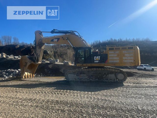 2015 Caterpillar 390F crawler excavator, side view 2015 Caterpillar 390F crawler excavator, side view
