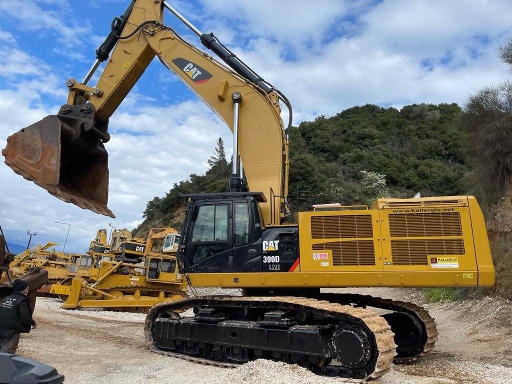 2012 Caterpillar 390D LME crawler excavator side view