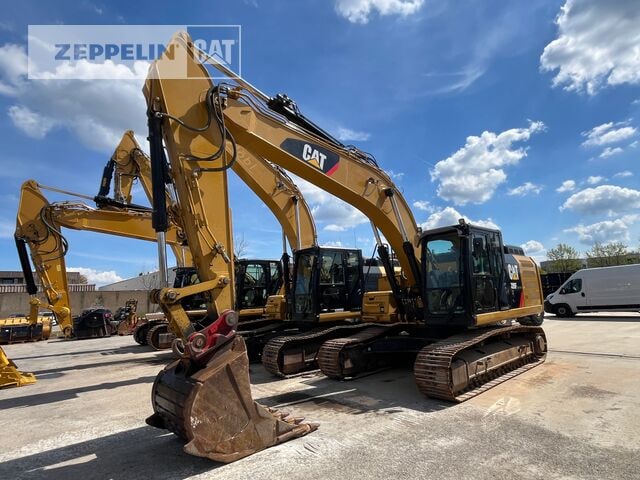 2016 Caterpillar 326FLN crawler excavator, side view 2016 Caterpillar 326FLN crawler excavator, side view