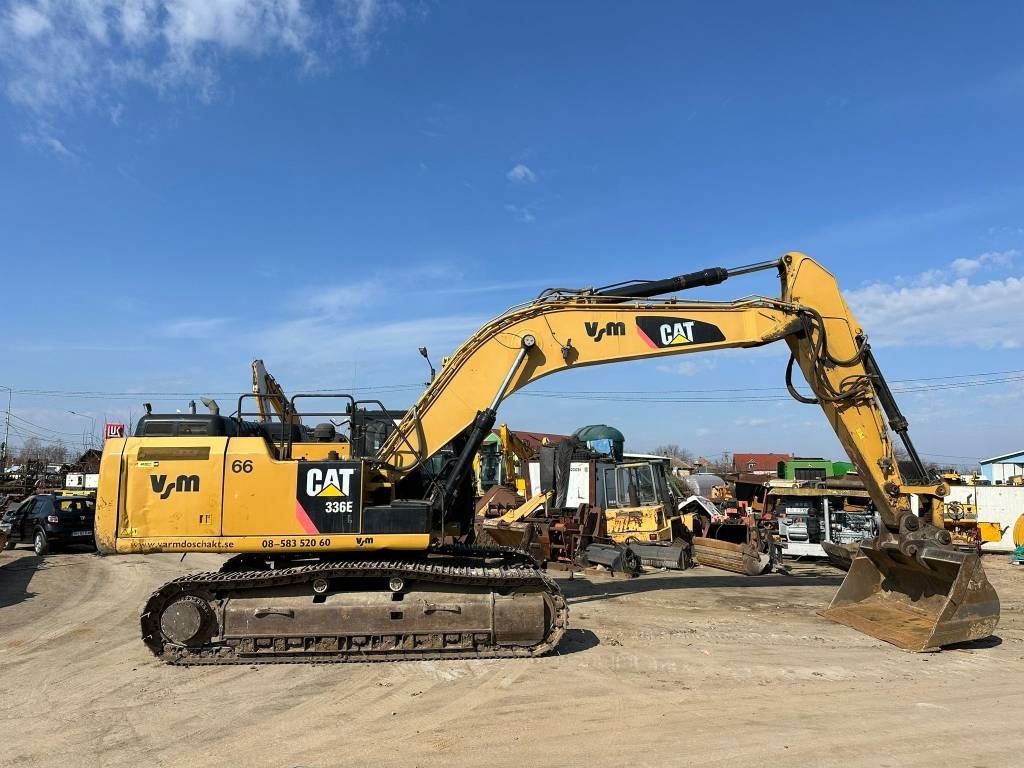 2014 Caterpillar 336EL crawler excavator side view 2014 Caterpillar 336EL crawler excavator side view