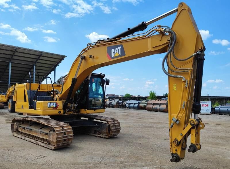 2019 Caterpillar 320-07B crawler excavator, side view 2019 Caterpillar 320-07B crawler excavator, side view