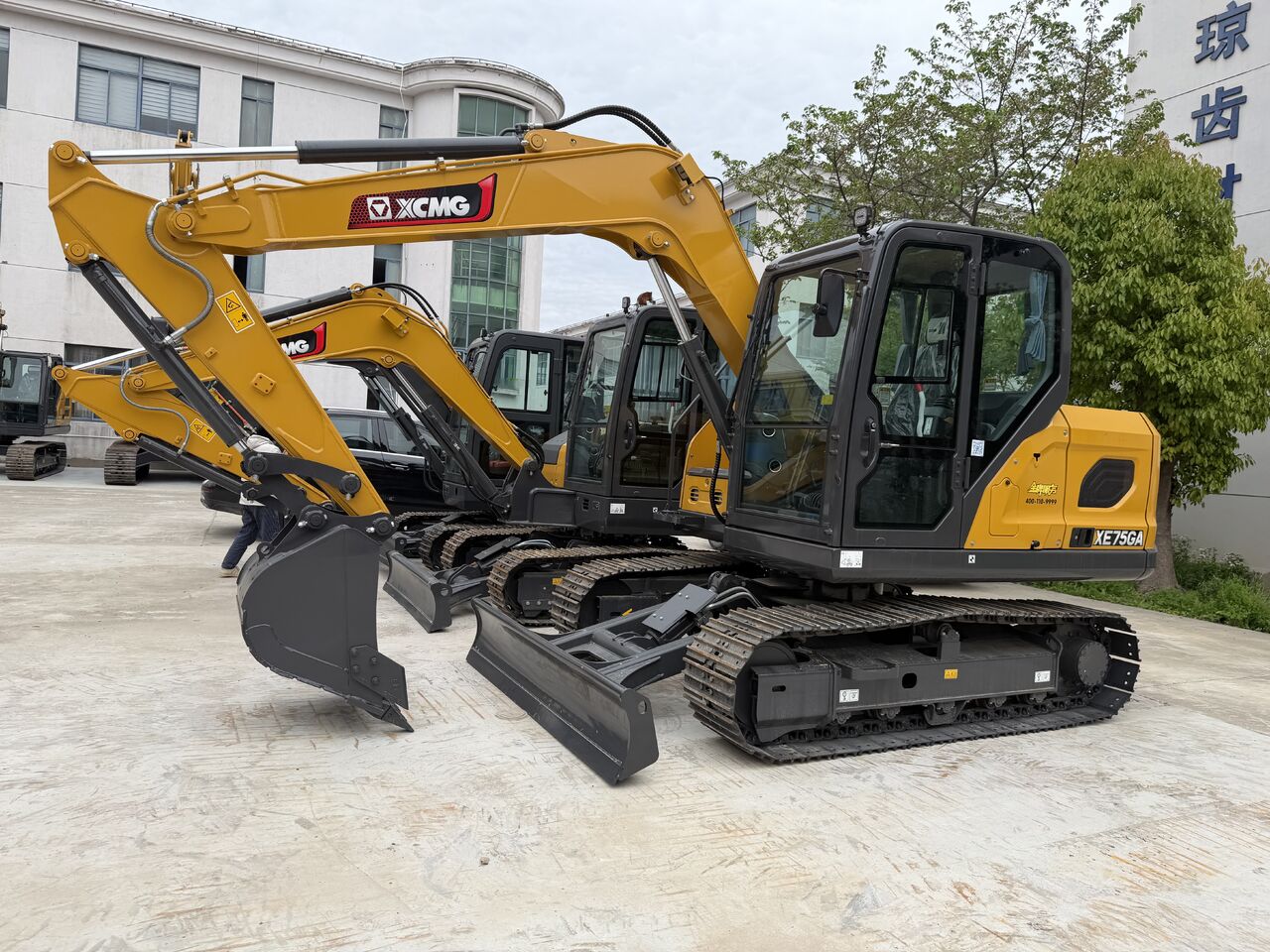 2026 XCMG XE75GA mini excavator, side view 2026 XCMG XE75GA mini excavator, side view