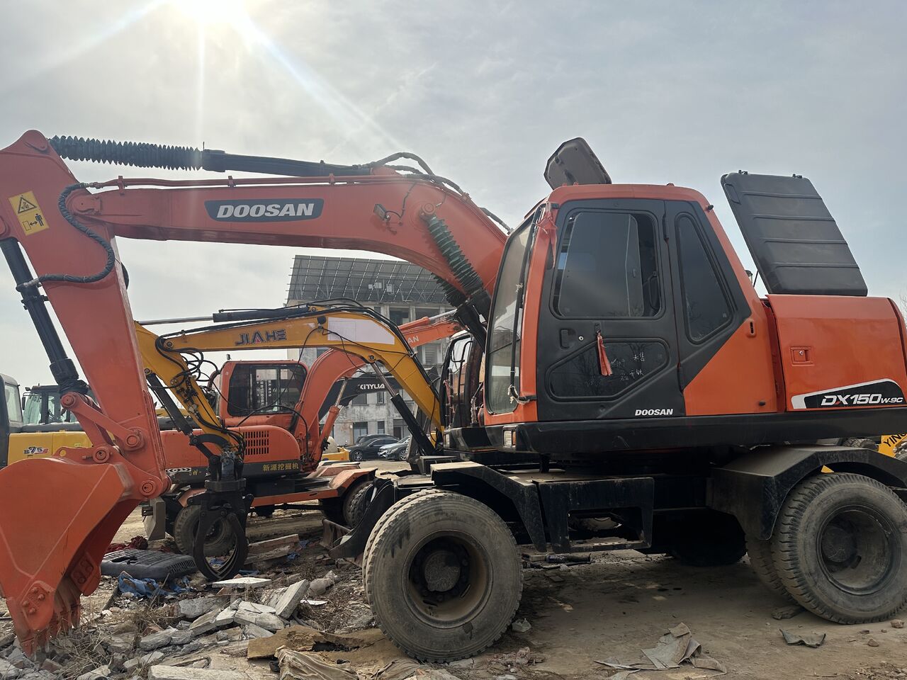 2023 Doosan DX150W-9C wheel excavator side view