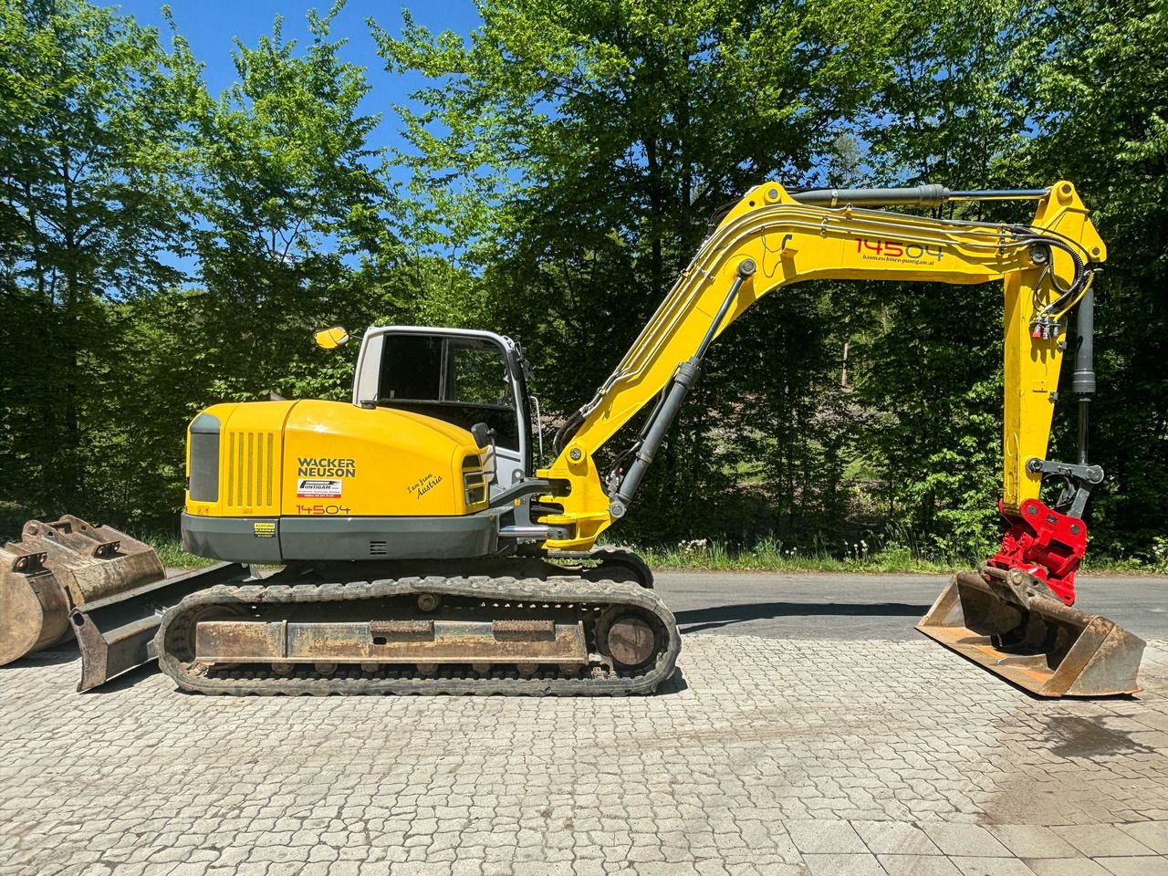 2015 Wacker Neuson 14504 crawler excavator, side view