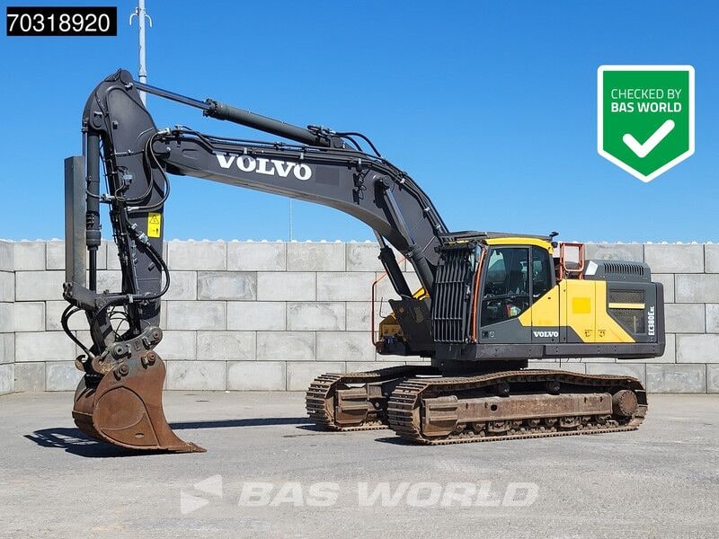 2018 Volvo EC380ENL crawler excavator, side view 2018 Volvo EC380ENL crawler excavator, side view