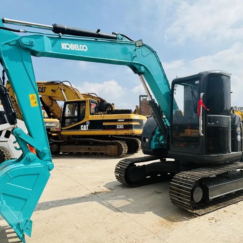 Kobelco SK75 crawler excavator, side view Kobelco SK75 crawler excavator, side view
