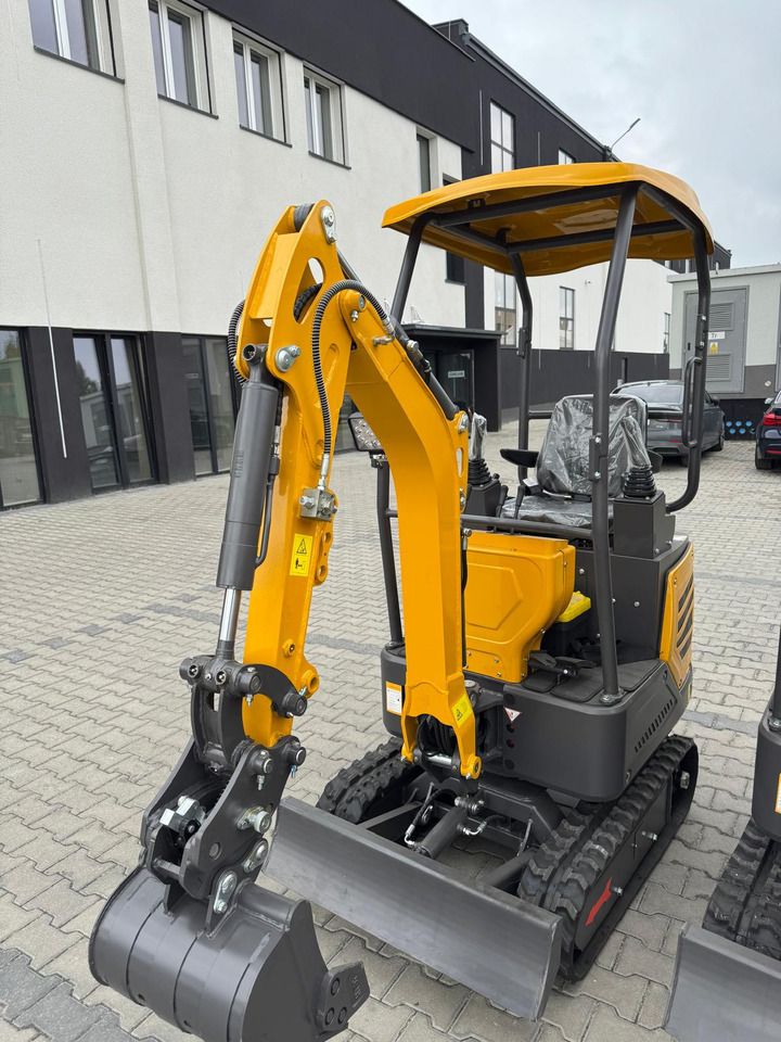 2025 Müller Machinery MB 12-SH mini excavator, front three-quarter view 2025 Müller Machinery MB 12-SH mini excavator, front three-quarter view