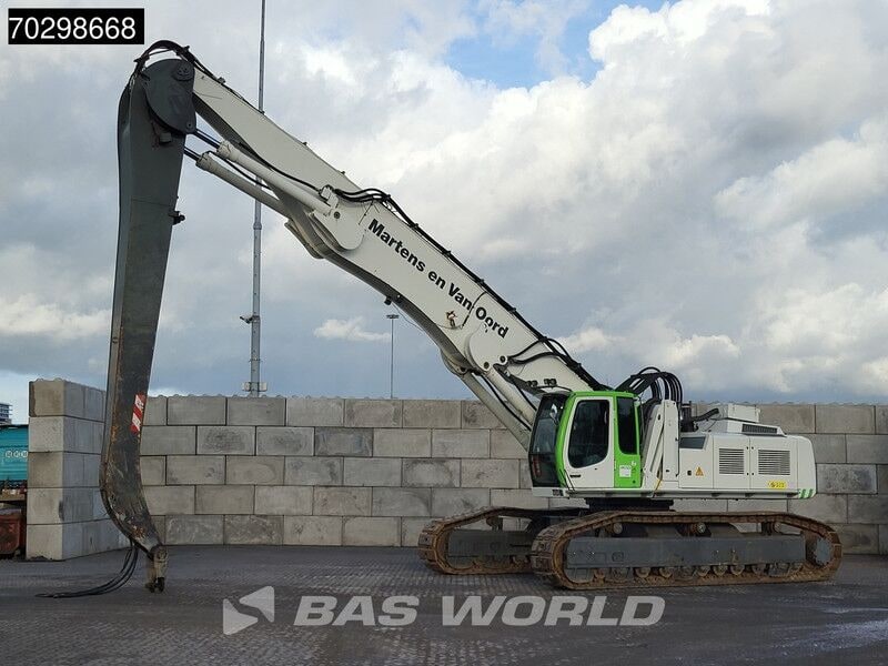 2008 Liebherr R954 C EW material handler side view