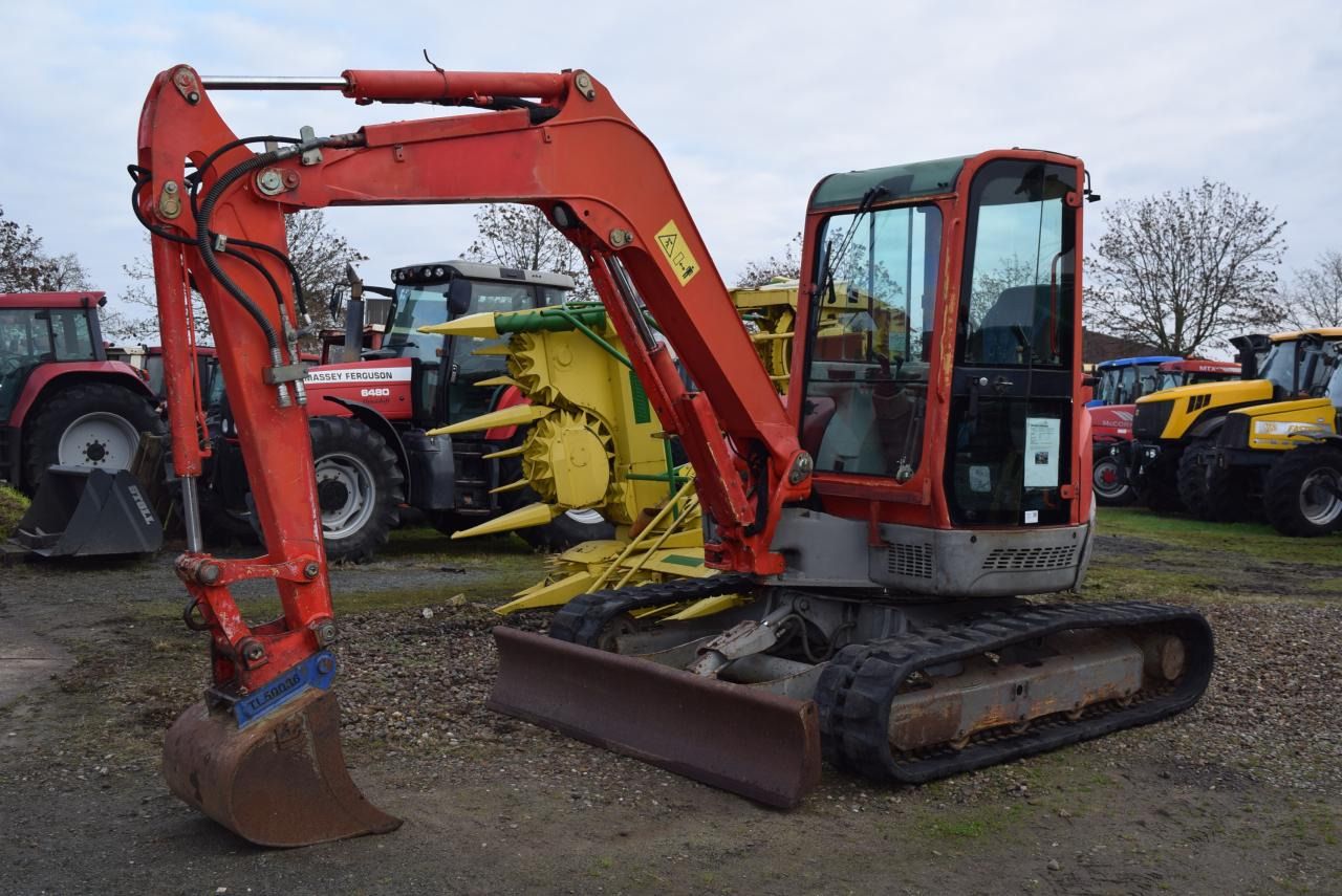 2004 Yanmar VIO 45 mini excavator, side view 2004 Yanmar VIO 45 mini excavator, side view