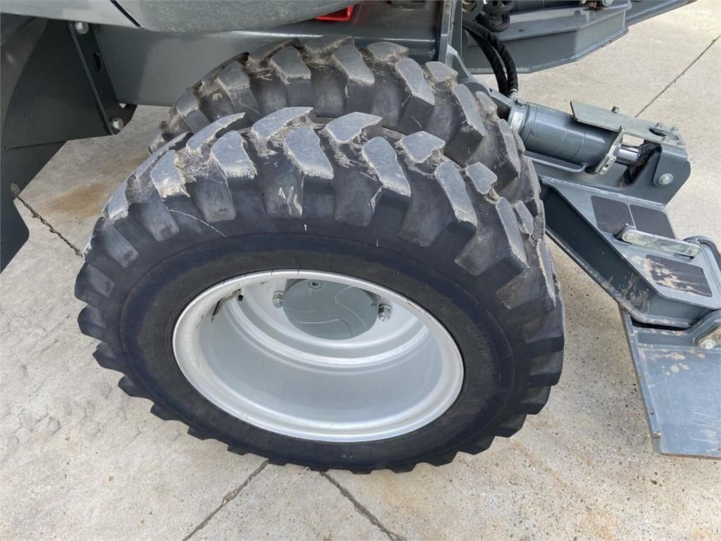 2022 Wacker Neuson EW100 wheel excavator dual tire detail