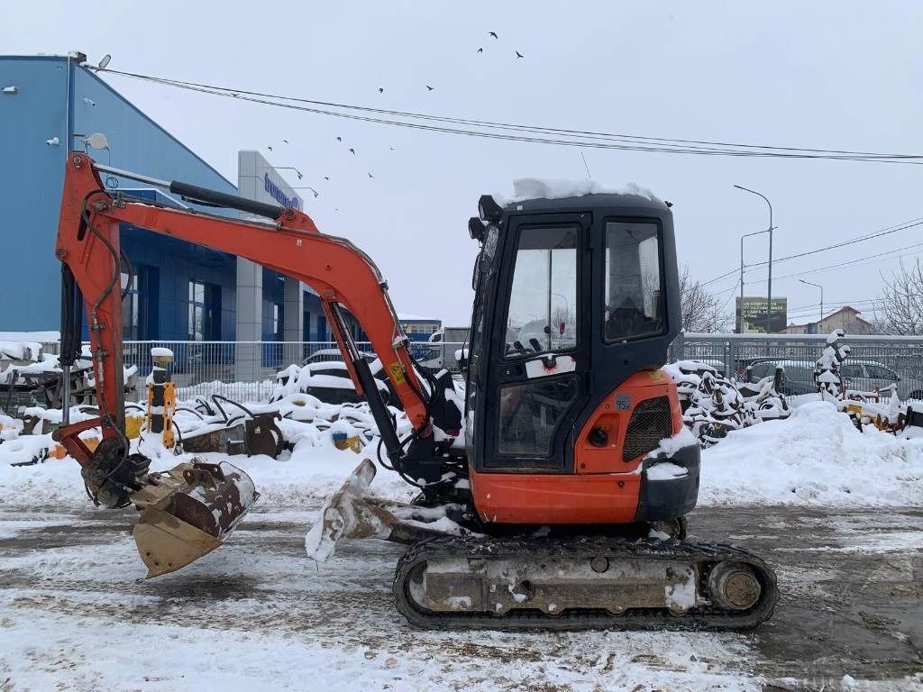 2014 Kubota U35-3 mini excavator, side view 2014 Kubota U35-3 mini excavator, side view