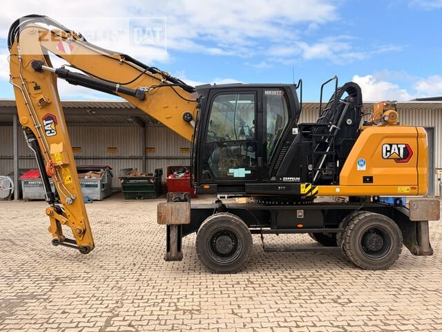 2024 Caterpillar MH3022-07A material handler, side view 2024 Caterpillar MH3022-07A material handler, side view