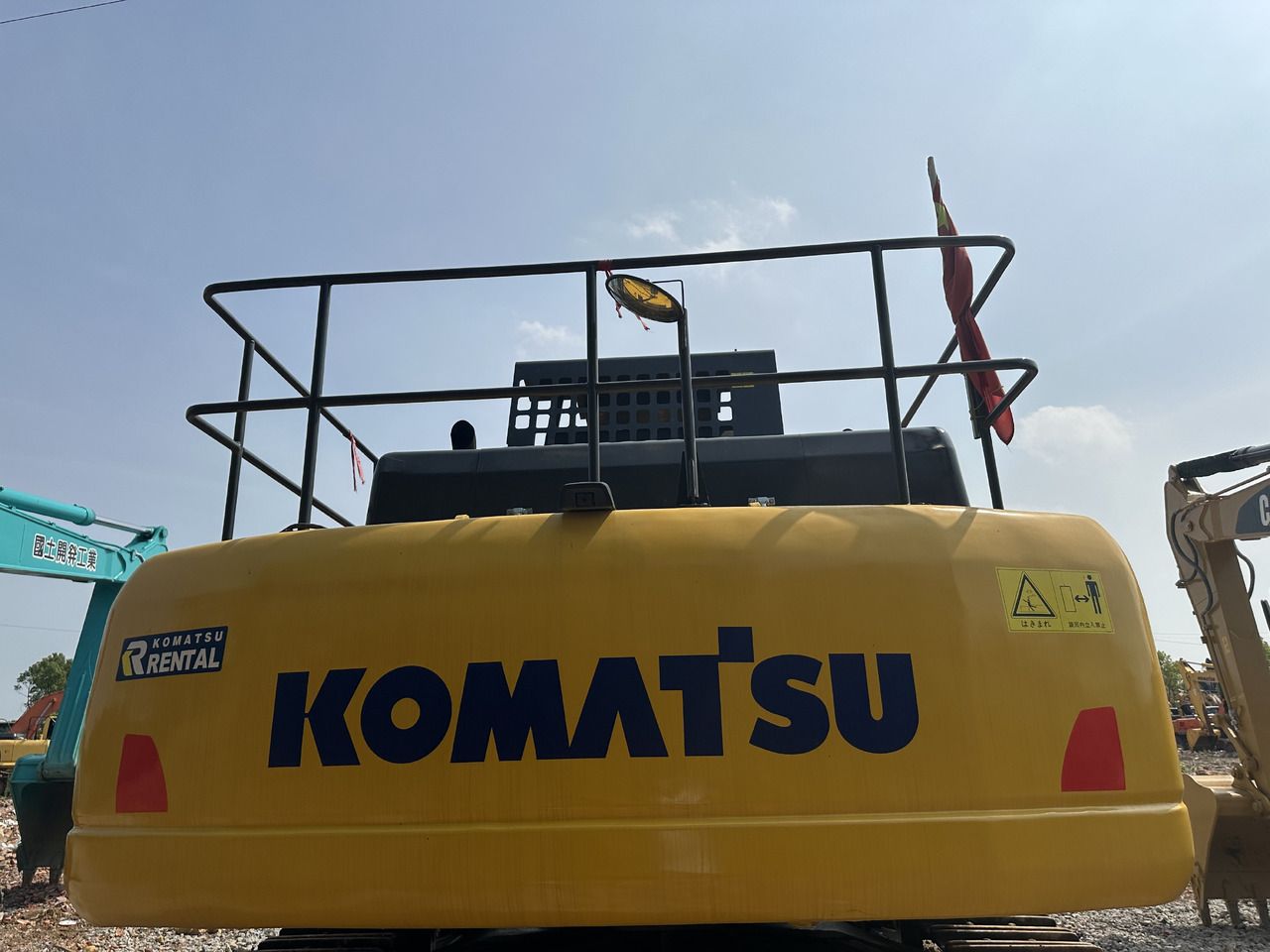 Komatsu PC450-7 crawler excavator rear view