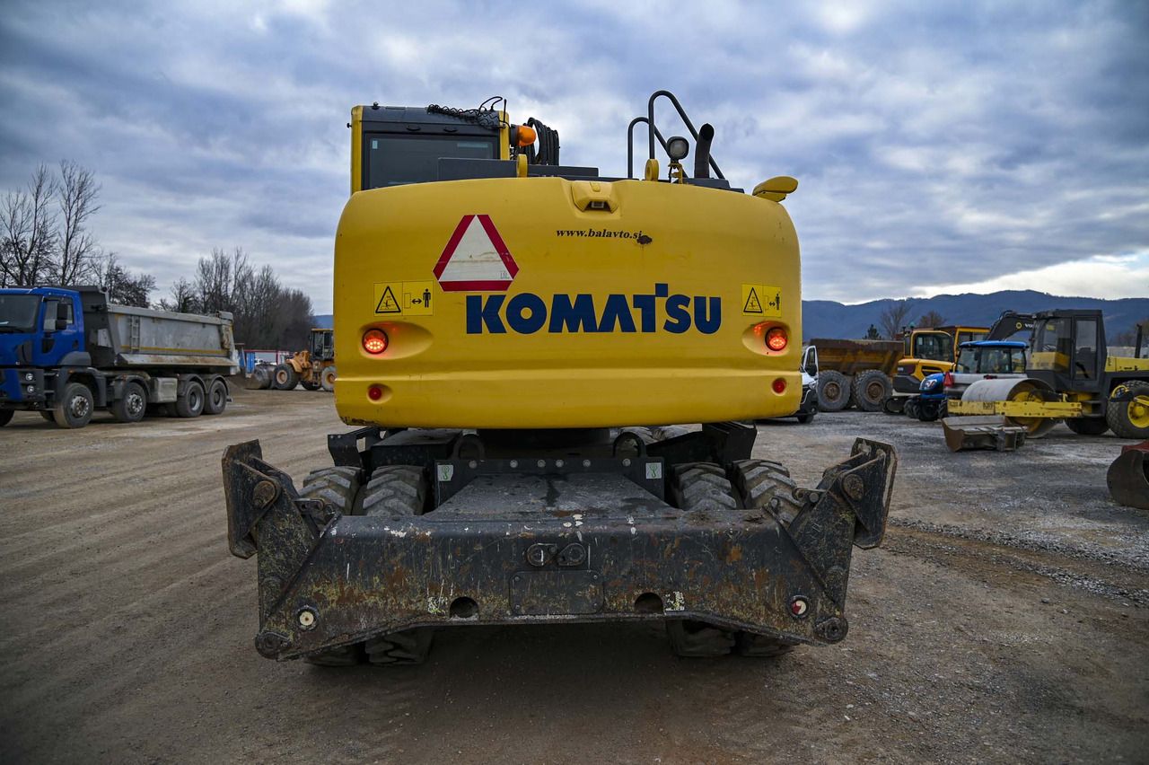 2018 Komatsu PW148-10 wheel excavator rear view 2018 Komatsu PW148-10 wheel excavator rear view