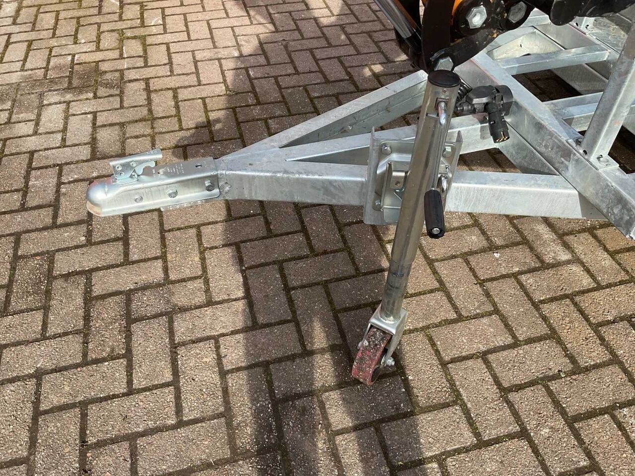 JPC HT-12 mini excavator trailer hitch view JPC HT-12 mini excavator trailer hitch view