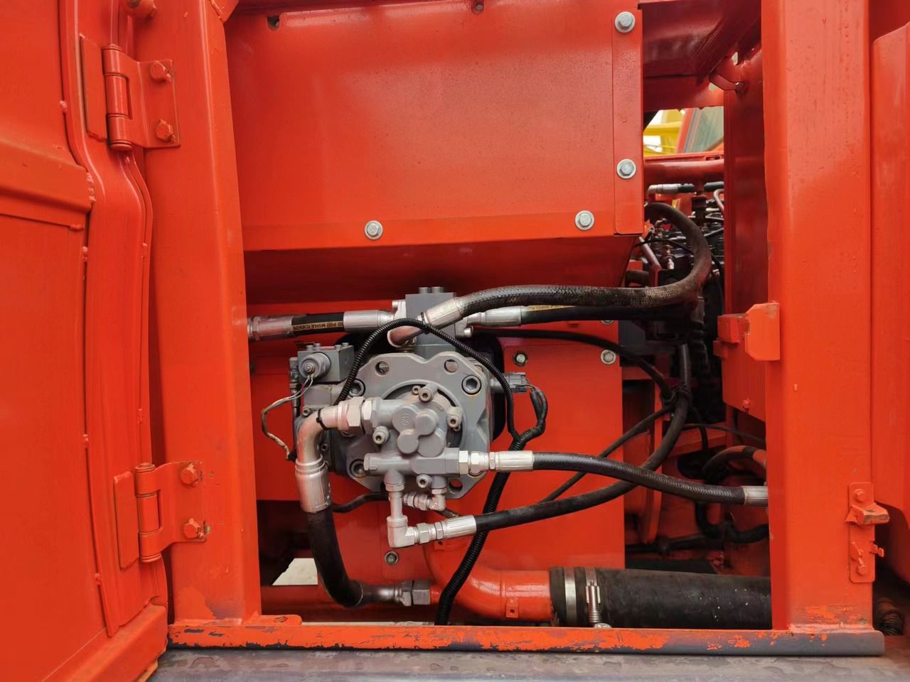 2023 Doosan DX140 engine compartment detail