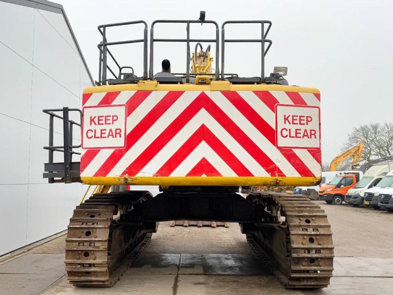 2015 Komatsu PC700LC-8EO crawler excavator, rear view 2015 Komatsu PC700LC-8EO crawler excavator, rear view