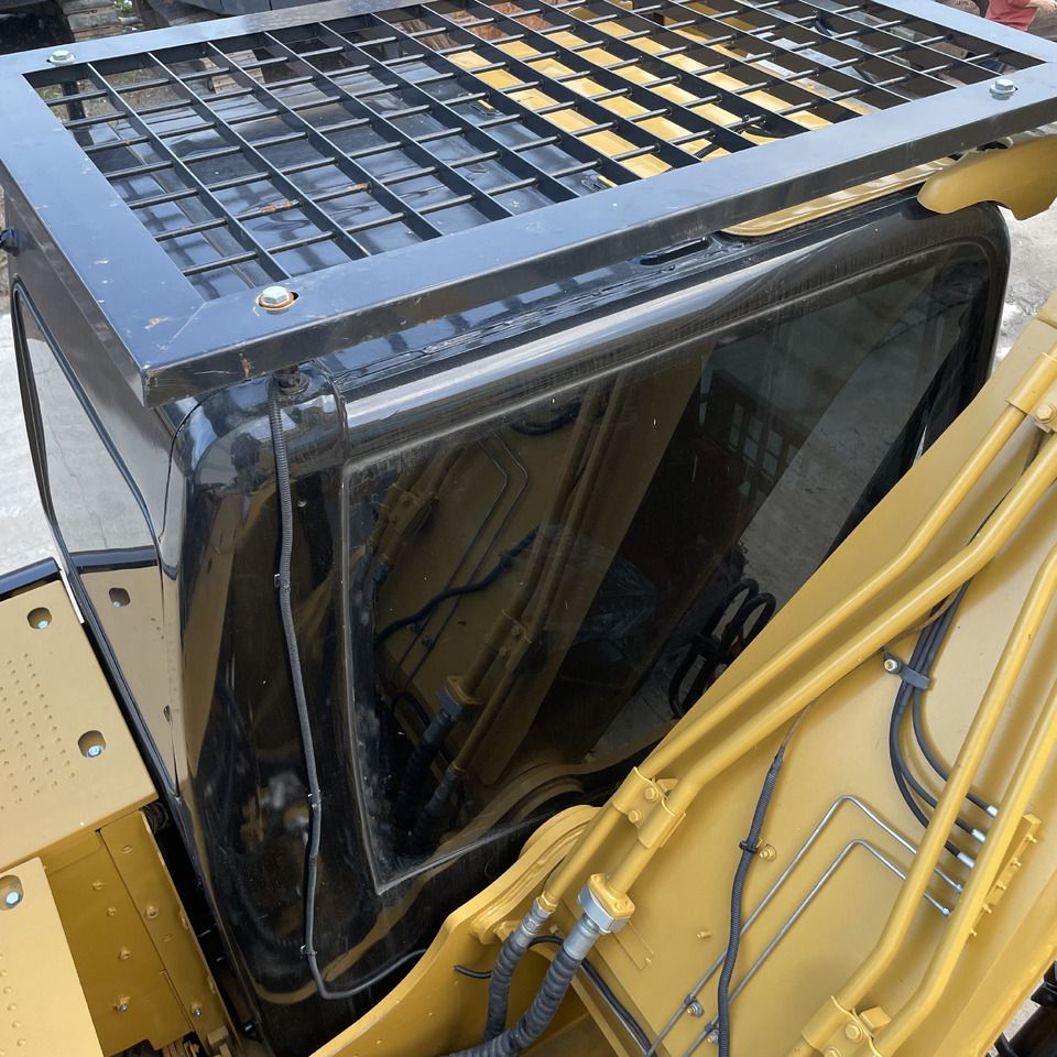 2023 Caterpillar 320D2 crawler excavator cab roof view 2023 Caterpillar 320D2 crawler excavator cab roof view
