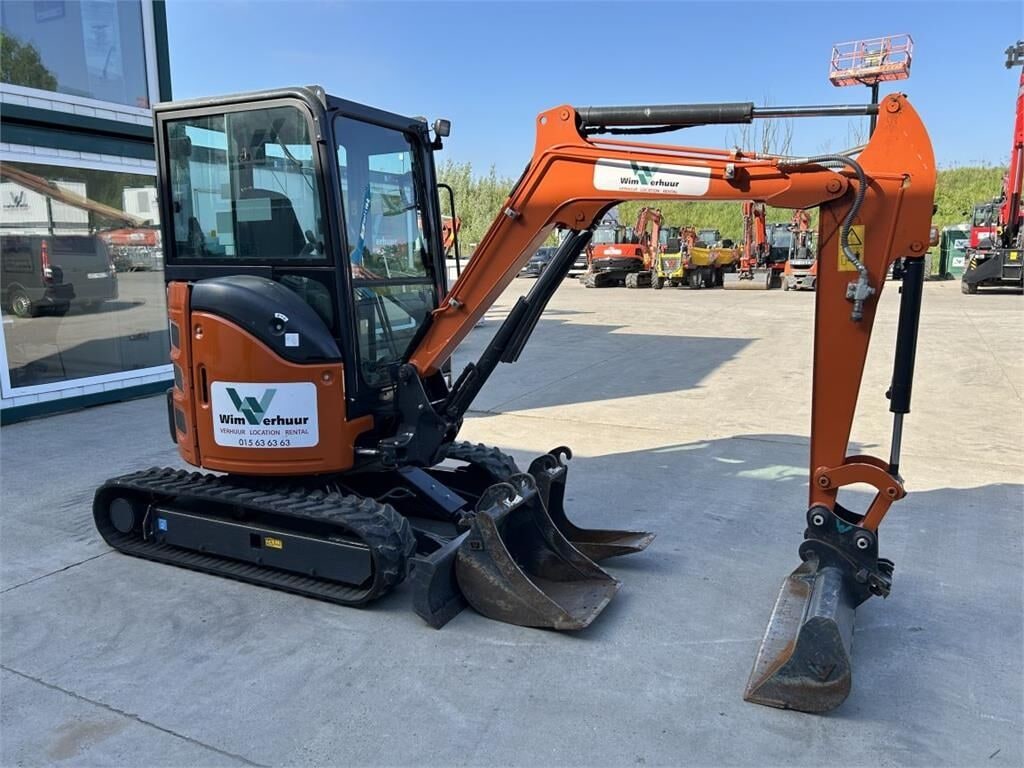 2024 Hitachi ZX26U-6 mini excavator, side profile view 2024 Hitachi ZX26U-6 mini excavator, side profile view