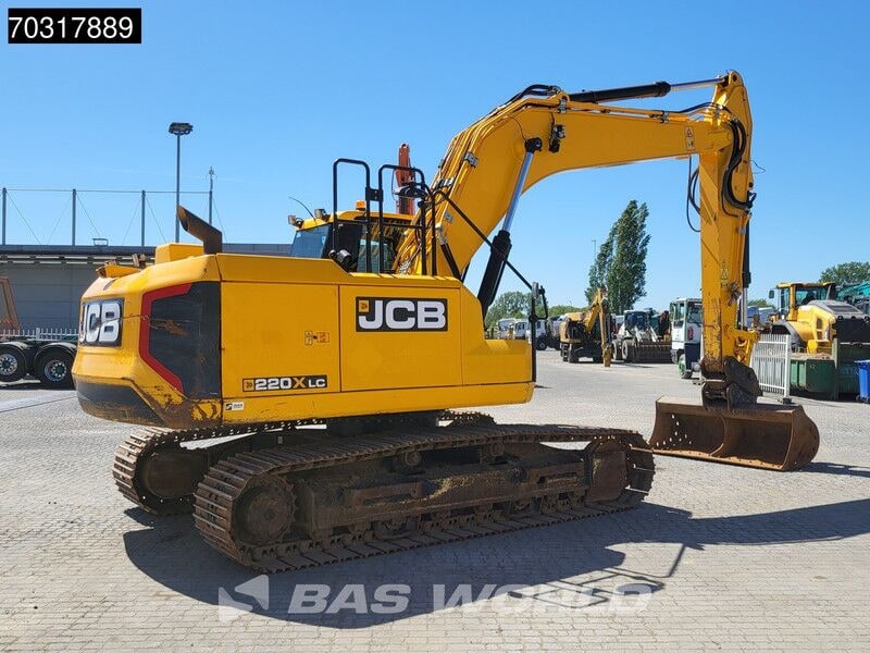 2022 JCB 220X LC crawler excavator, side view 2022 JCB 220X LC crawler excavator, side view