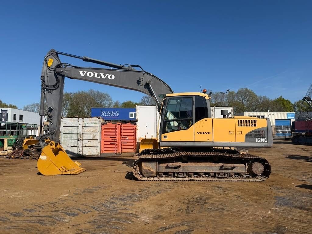 2008 Volvo EC210CL crawler excavator side view