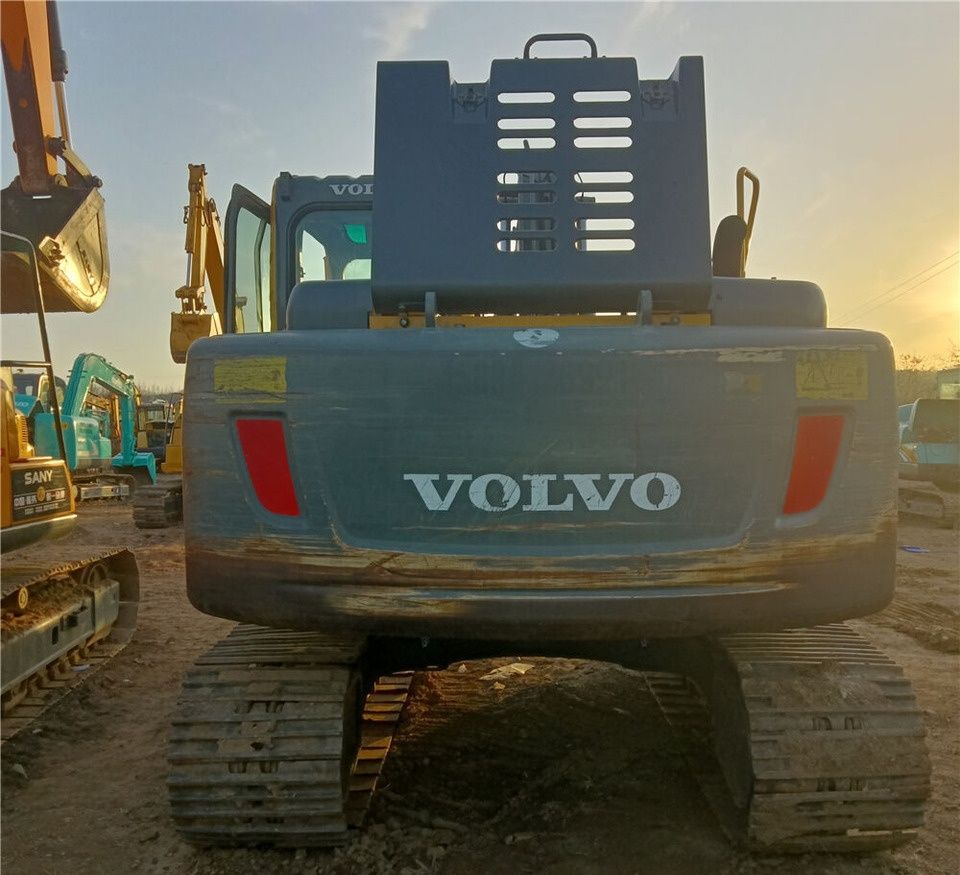 Volvo EC140B crawler excavator, rear view Volvo EC140B crawler excavator, rear view