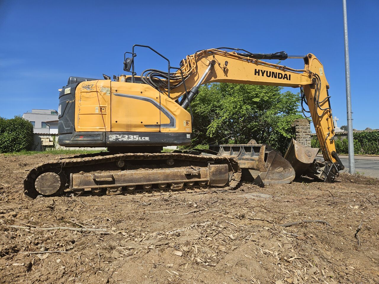 2018 Hyundai HX235 LCR crawler excavator side view 2018 Hyundai HX235 LCR crawler excavator side view
