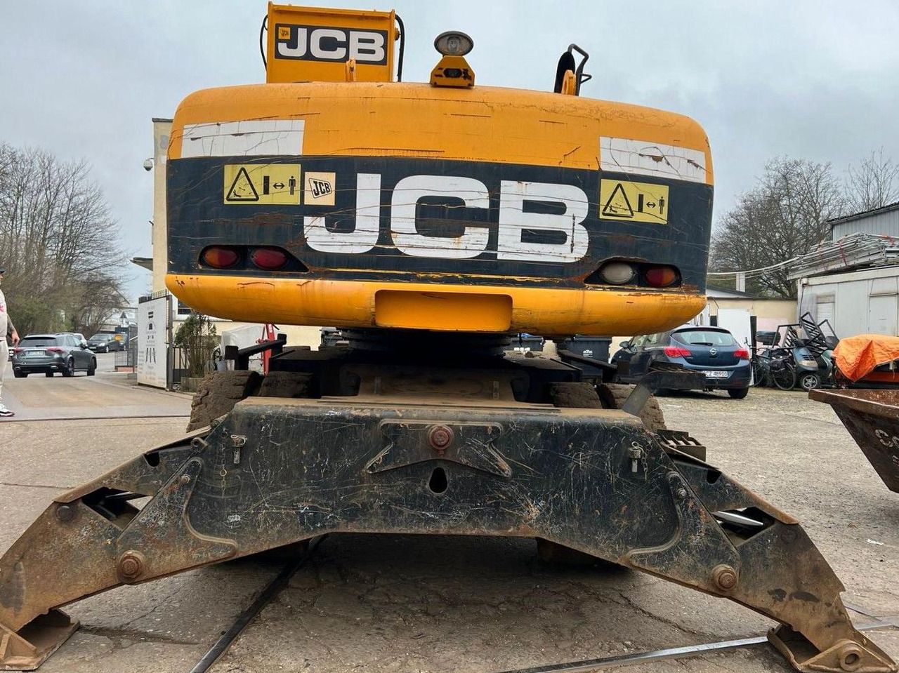 2011 JCB JS200WHRC wheel excavator rear view 2011 JCB JS200WHRC wheel excavator rear view