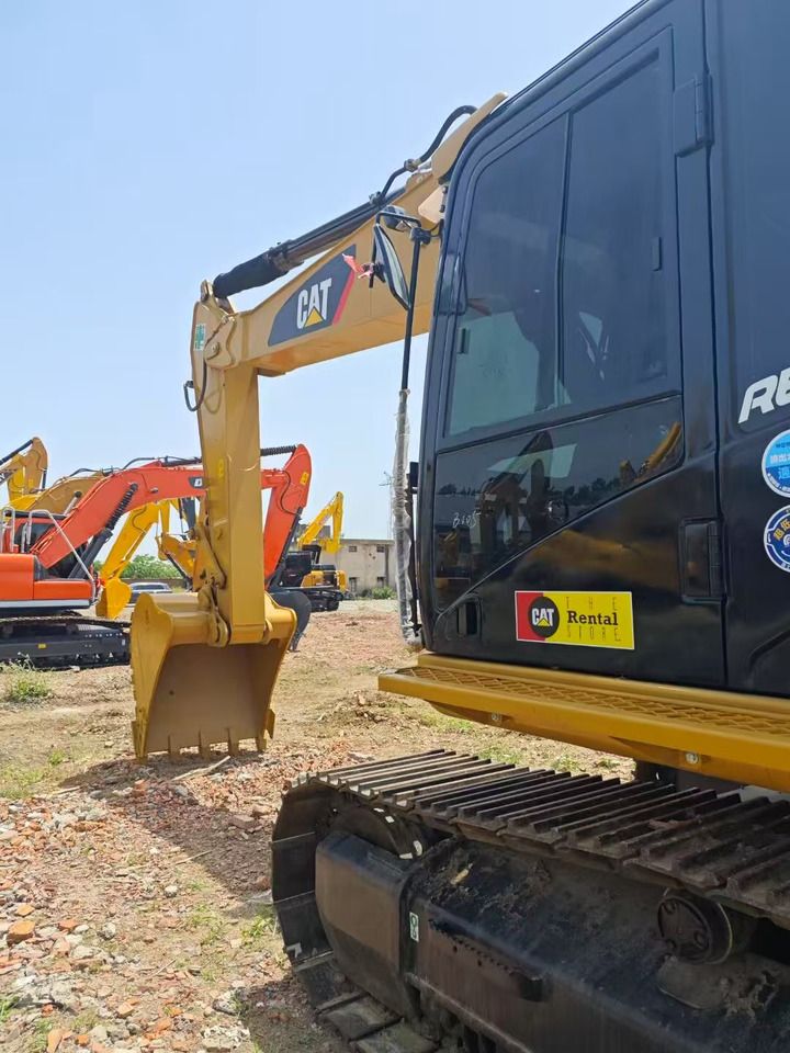 2021 Caterpillar 329D crawler excavator, side profile view 2021 Caterpillar 329D crawler excavator, side profile view