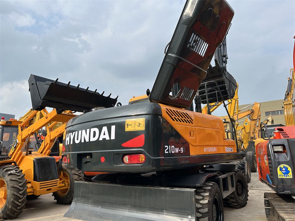 2023 Hyundai 210W-9 wheel excavator rear view