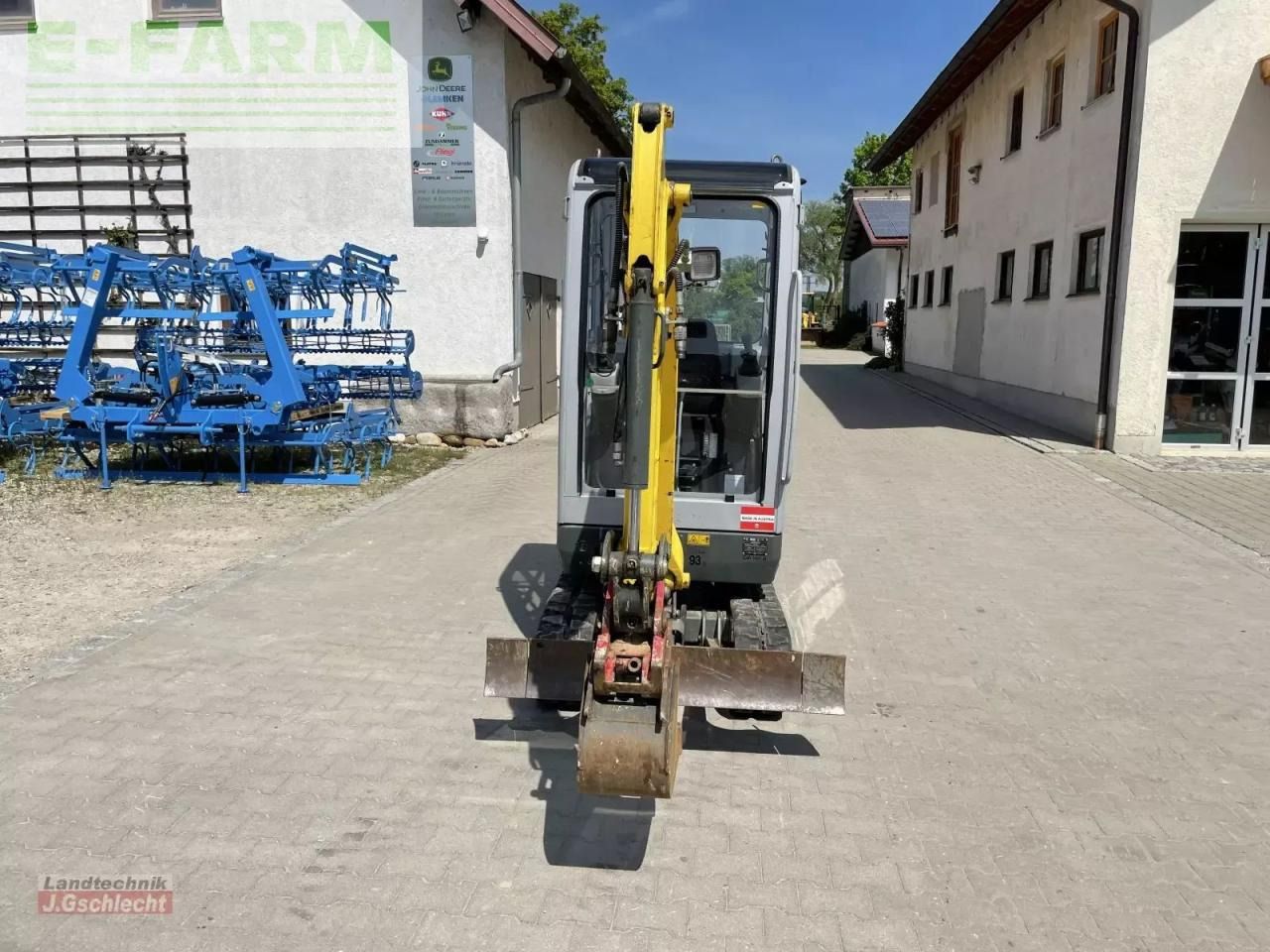 2018 Wacker Neuson ET16 AUSTRIA EDITION mini excavator, front view