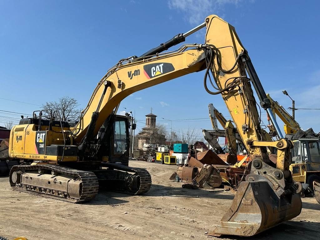 2014 Caterpillar 336EL crawler excavator, side view 2014 Caterpillar 336EL crawler excavator, side view