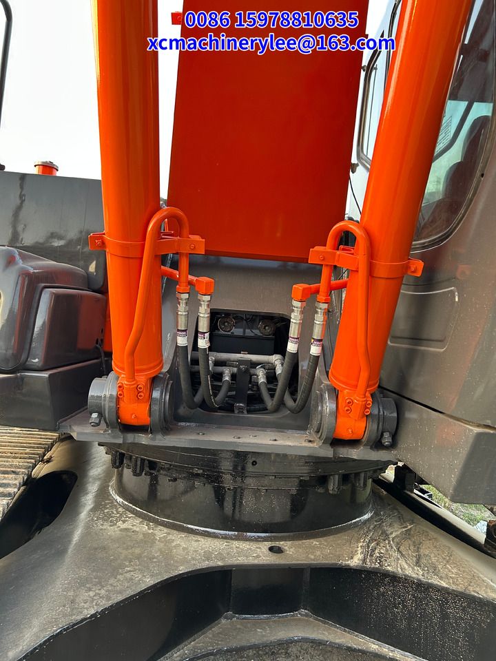 2024 Hitachi ZX240 crawler excavator boom cylinder detail 2024 Hitachi ZX240 crawler excavator boom cylinder detail