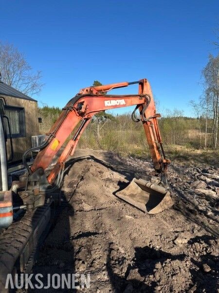 1999 Kubota KX91-2 mini excavator side view