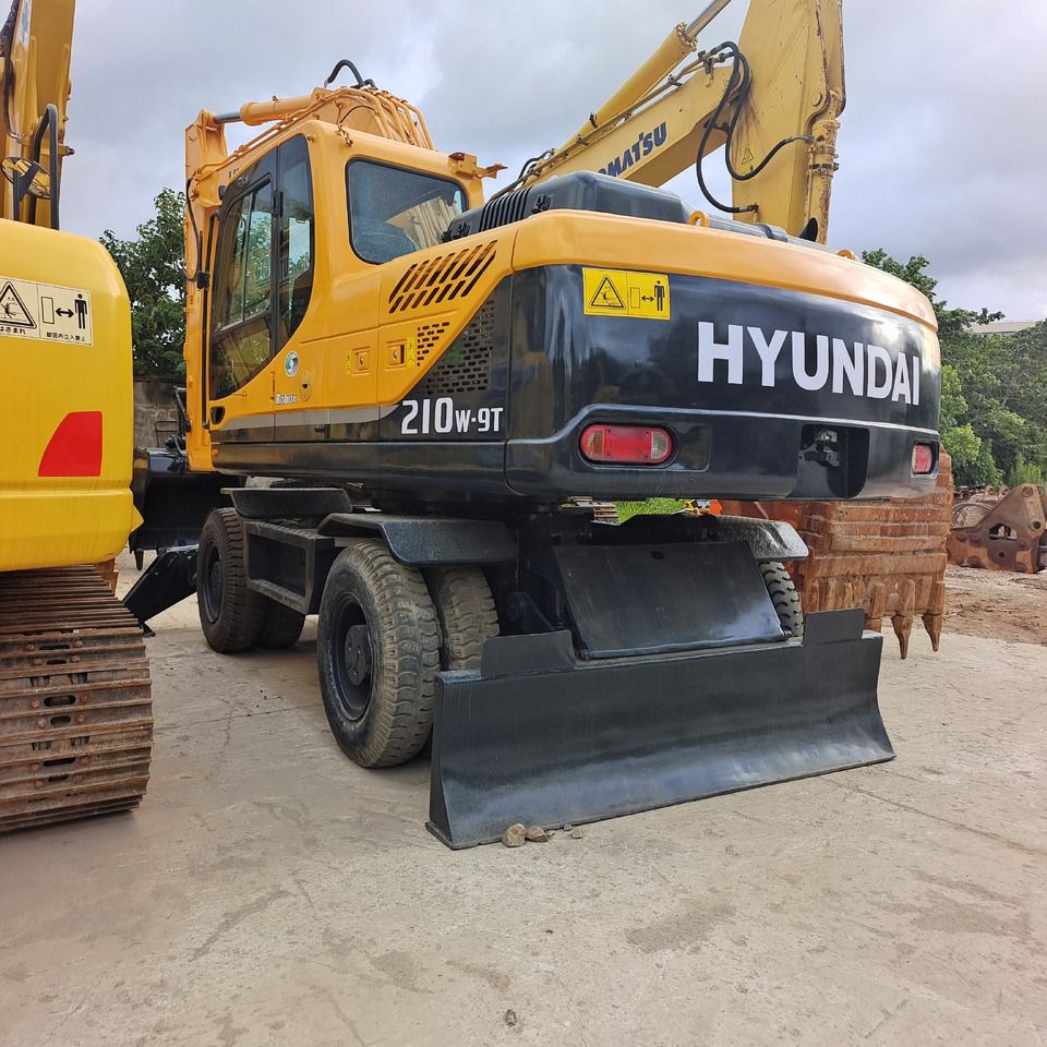 2024 Hyundai R210W-9T wheel excavator rear view