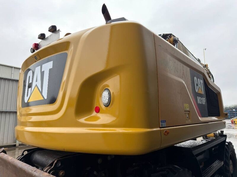 2015 Caterpillar M318F wheel excavator rear view 2015 Caterpillar M318F wheel excavator rear view
