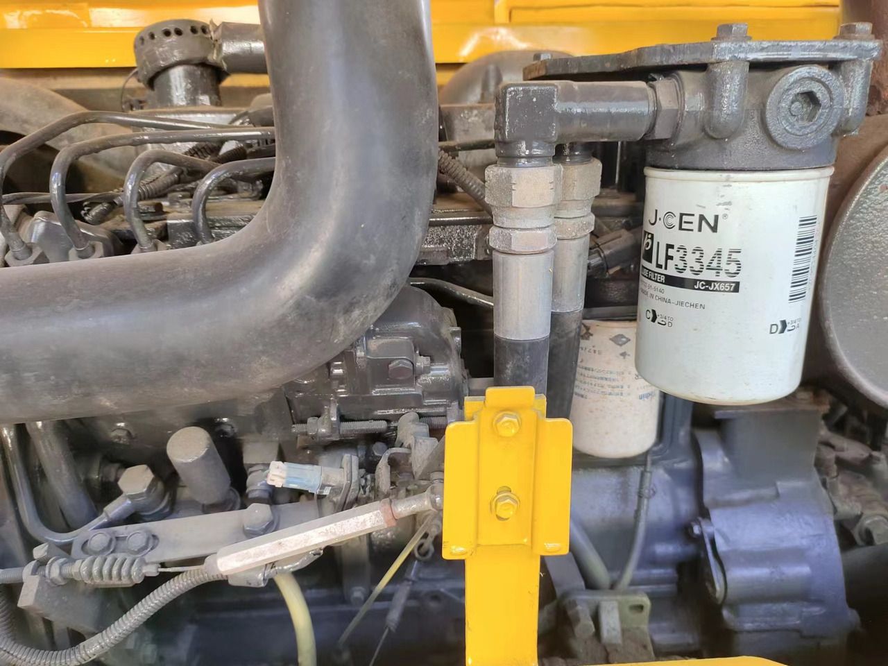 2018 Komatsu PC60-7 crawler excavator engine compartment detail 2018 Komatsu PC60-7 crawler excavator engine compartment detail