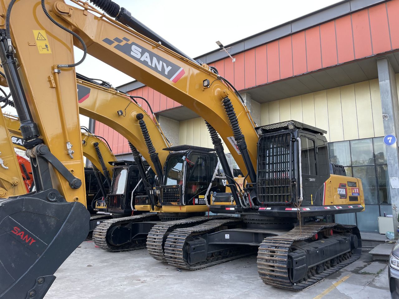 2024 Sany SY365H crawler excavator side view
