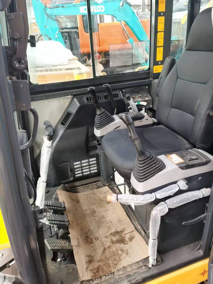 2015 Komatsu PC58 mini excavator interior view 2015 Komatsu PC58 mini excavator interior view