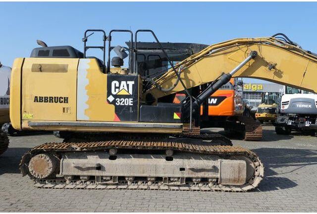 2012 Caterpillar 320E crawler excavator, side profile view 2012 Caterpillar 320E crawler excavator, side profile view