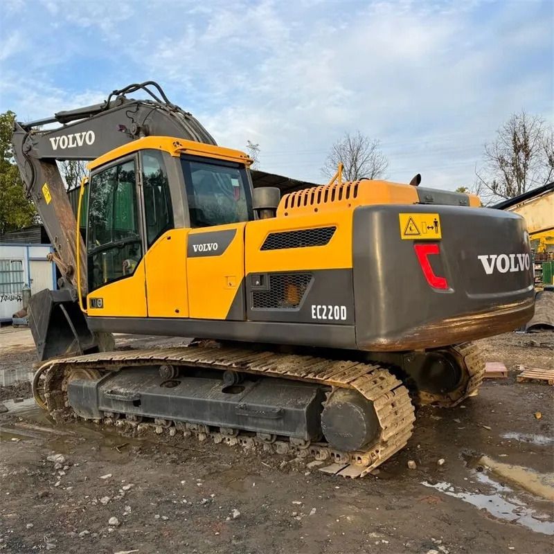 Volvo EC220D crawler excavator, rear three-quarter view