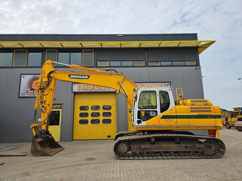 2016 Doosan DX235NLC-5 crawler excavator, side view