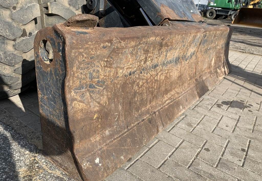 2008 Caterpillar M318D wheel excavator dozer blade detail 2008 Caterpillar M318D wheel excavator dozer blade detail