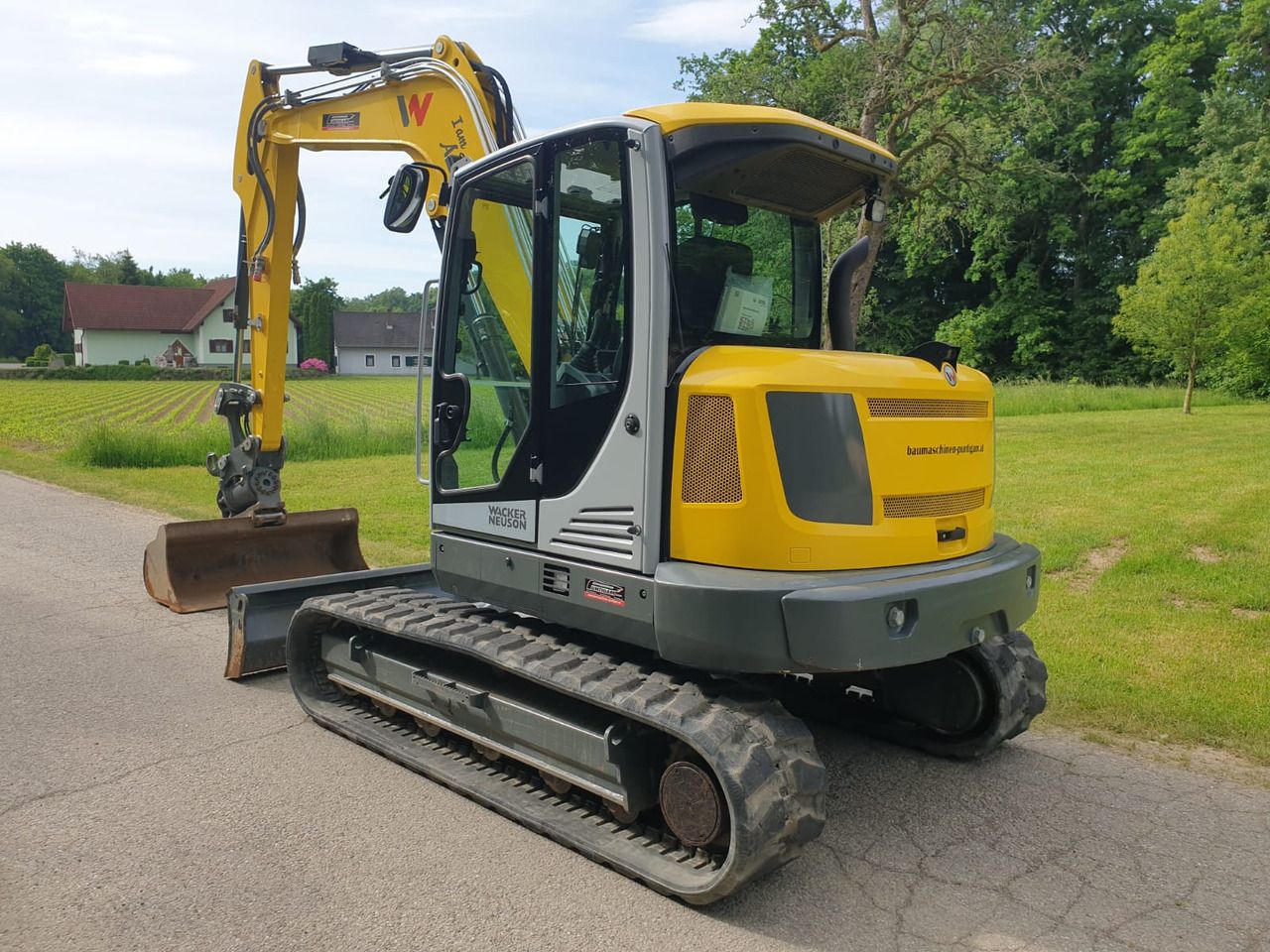 2023 Wacker Neuson ET90 mini excavator, rear three-quarter view 2023 Wacker Neuson ET90 mini excavator, rear three-quarter view