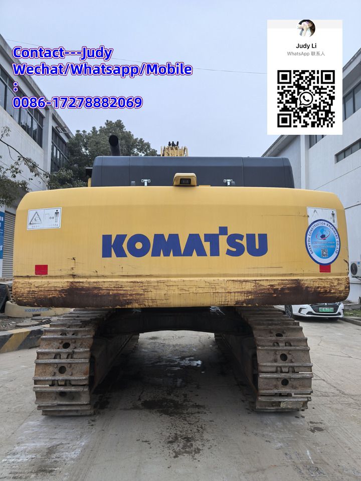 2020 Komatsu PC450-8 crawler excavator rear view 2020 Komatsu PC450-8 crawler excavator rear view