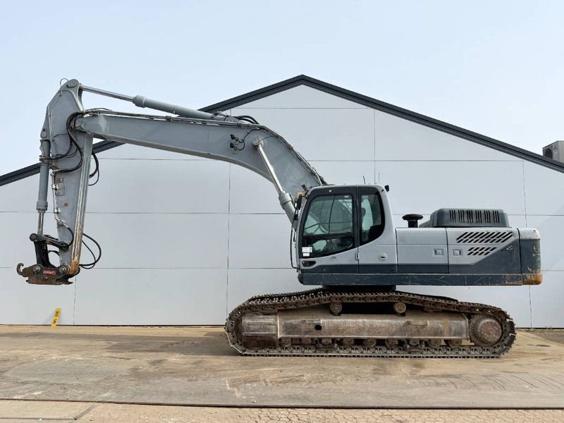 2012 Hyundai R380NLC-9 crawler excavator side view 2012 Hyundai R380NLC-9 crawler excavator side view